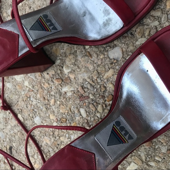 Sold🦋90s Aldo Red Leather Strappy Heel Sandals - Picture 3 of 7